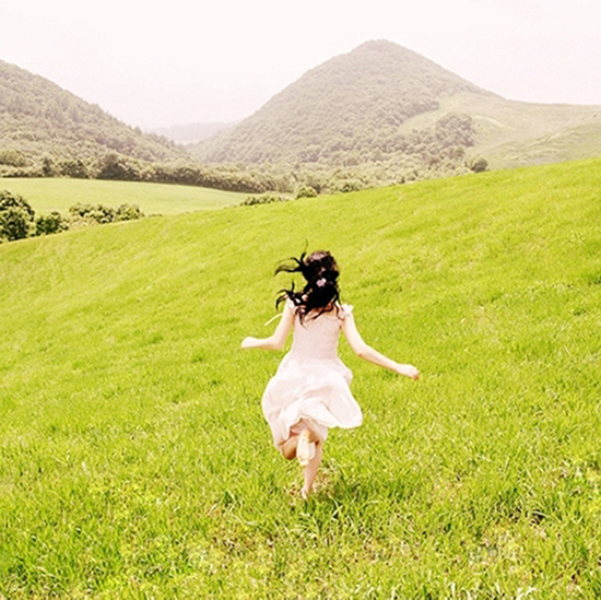 Donna Darkwolf, arriving. Running free in Paradise